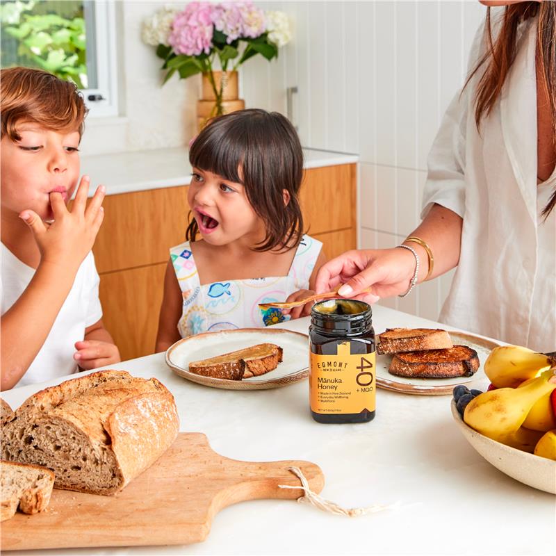 Load image into Gallery viewer, Egmont Honey MGO 50+ Multifloral Manuka 1000g
