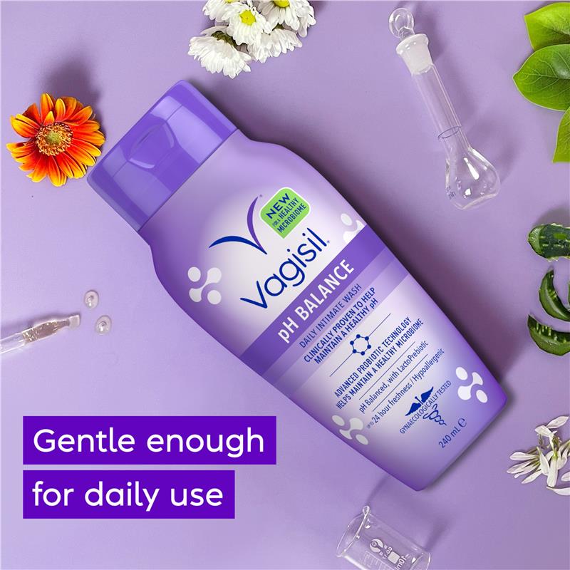 Load image into Gallery viewer, Vagisil Intimate Wash pH Balance 240ml
