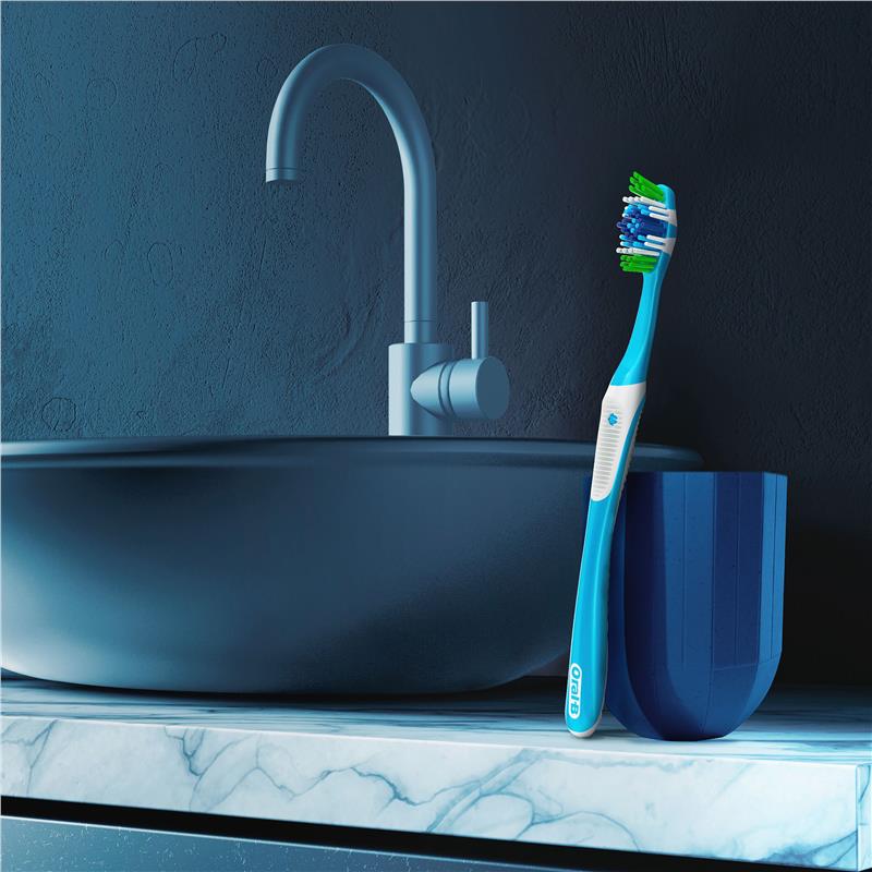 Load image into Gallery viewer, Oral B Toothbrush Advantage Complete 5 Way Clean Medium
