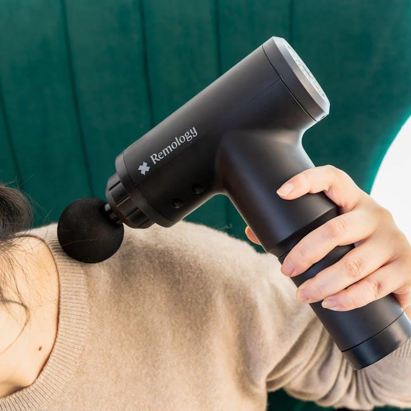 Load image into Gallery viewer, Remology Impact Therapy Percussive Massager includes 4 Heads 1pc
