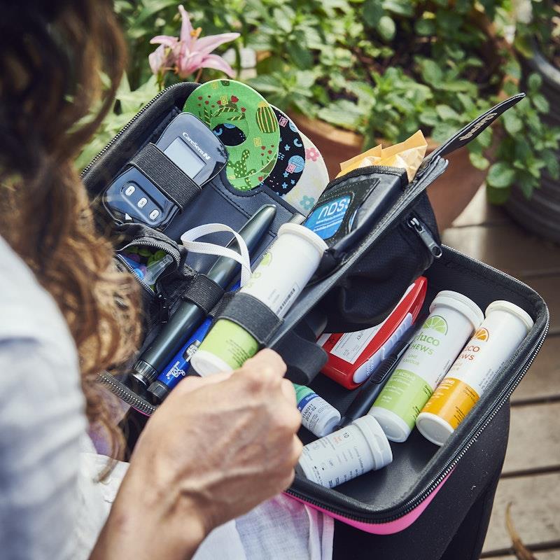 Load image into Gallery viewer, Glucology Black Plus Case + 3 Tubes of Fast Acting Glucochews + 3 Sharps Bins + 1 x 20 Pack Alcohol Free Wipes Bundle
