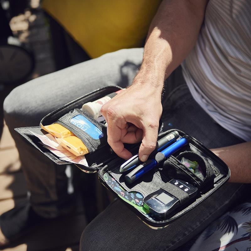 Load image into Gallery viewer, Glucology Travel Classic Case for Blood Glucose Monitors and Insulin Pens Black
