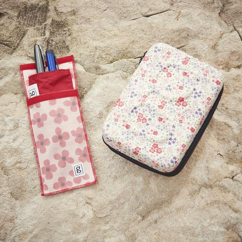 Load image into Gallery viewer, Glucology Travel Bundle Case - Plus, Floral/ 2 Pen Pouch - Floral/ 3 Sharps
