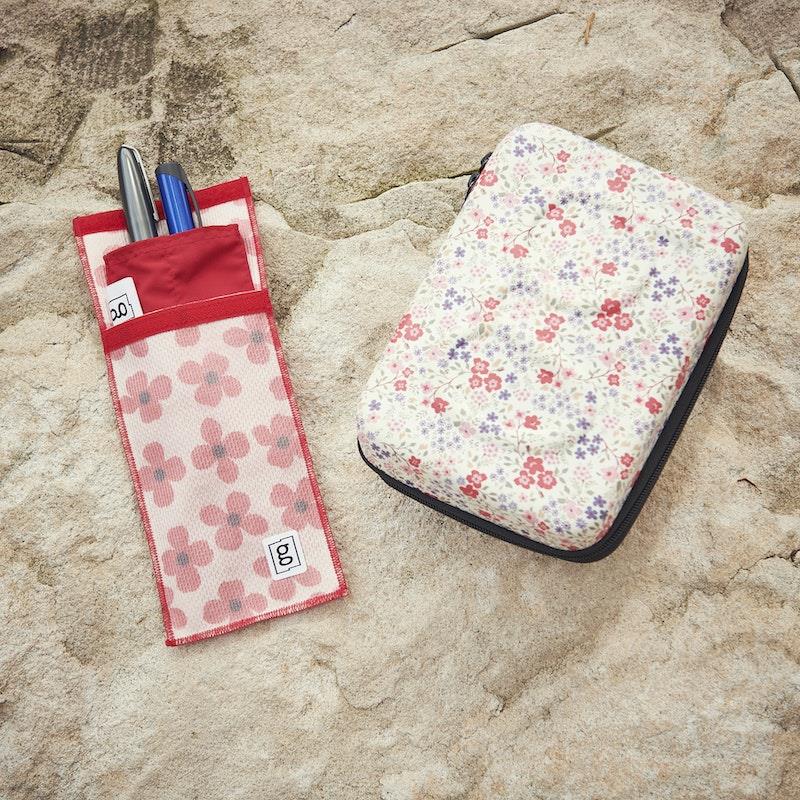 Load image into Gallery viewer, Glucology Travel Bundle Case - Plus, Floral/ 2 Pen Pouch - Floral/ 3 Sharps
