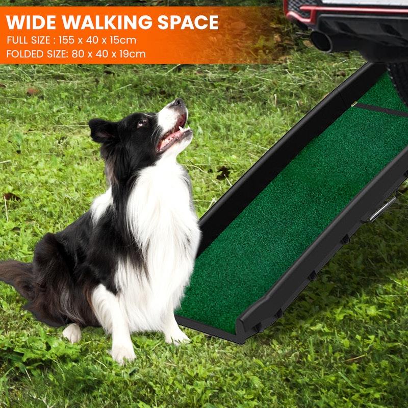 Load image into Gallery viewer, Furtastic Foldable Plastic Dog Ramp with Synthetic Grass 1Unit
