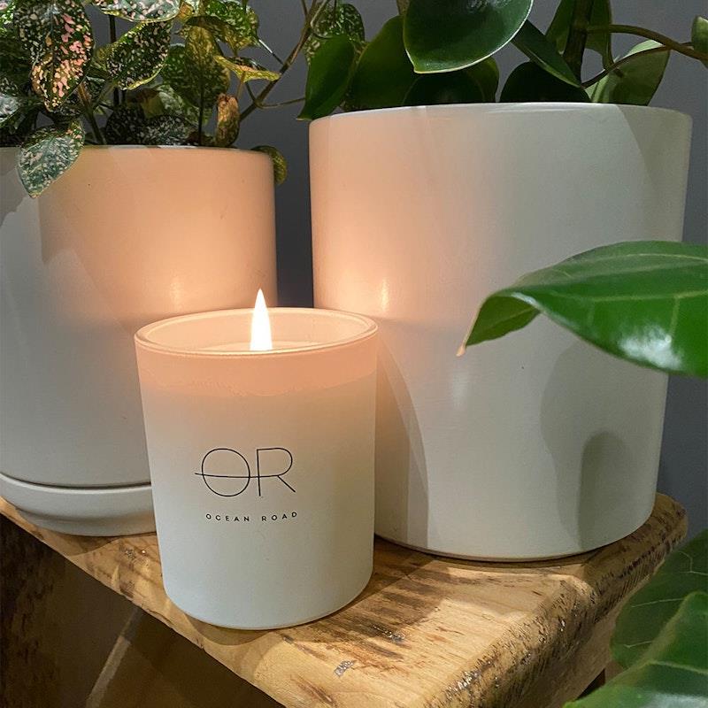 Load image into Gallery viewer, Ocean Road White Home Soy Candle 380g

