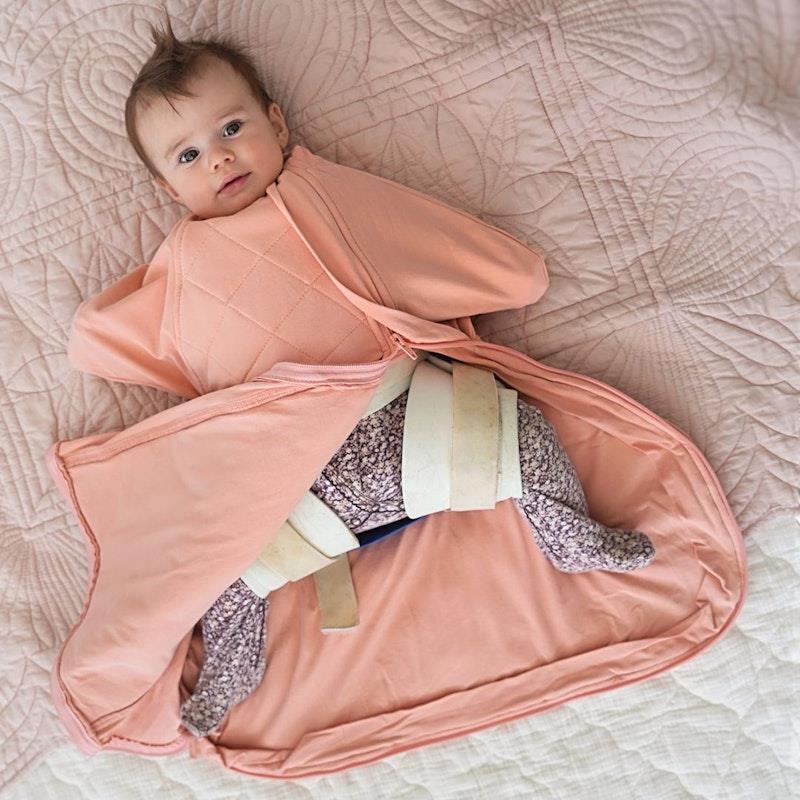 Load image into Gallery viewer, Baby Loves Sleep - 2.5 TOG Winter - Sleepy Hugs Extra-Wide Sack Warm - Peach Pink 3-6M
