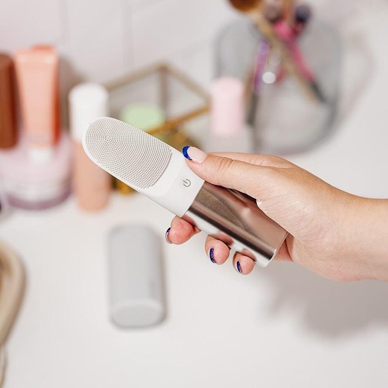Load image into Gallery viewer, Ellodi Silicone Facial Cleanser with Heated Massage 1Unit
