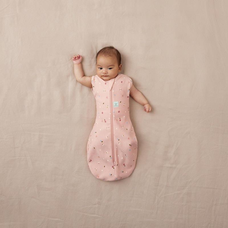 Load image into Gallery viewer, ergoPouch Cocoon Swaddle Bag 1.0 TOG Daisies 0Month

