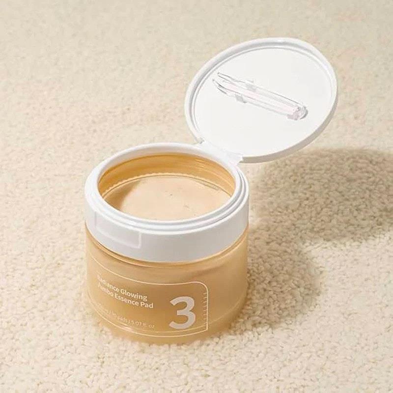 Load image into Gallery viewer, Numbuzin No.3 Radiance Glowing Jumbo Essence Pad 70 Pieces
