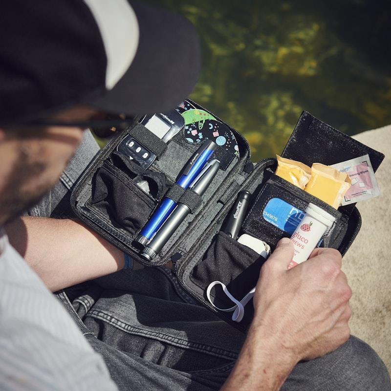 Load image into Gallery viewer, Glucology Travel Classic Case for Blood Glucose Monitors and Insulin Pens Black
