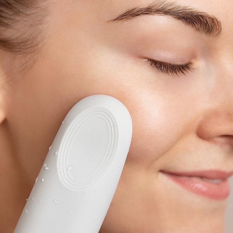 Load image into Gallery viewer, Ellodi Silicone Facial Cleanser with Heated Massage 1Unit
