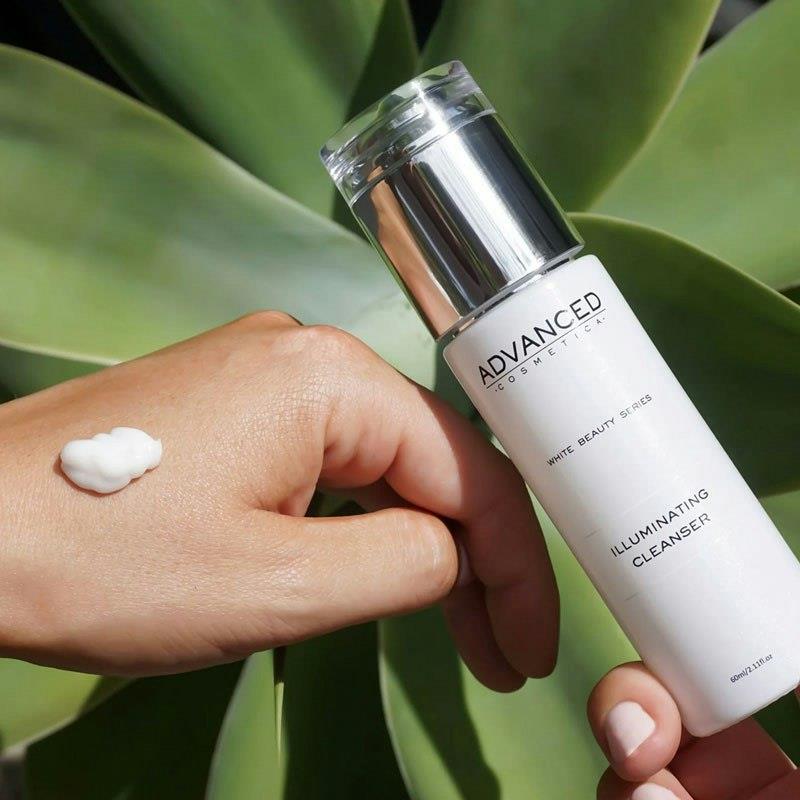 Load image into Gallery viewer, Advanced Cosmetica White Beauty Series Natural Illuminating Cleanser Bundle
