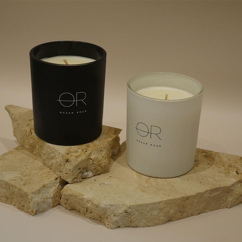 Load image into Gallery viewer, Ocean Road Black Home Soy Candle 380g
