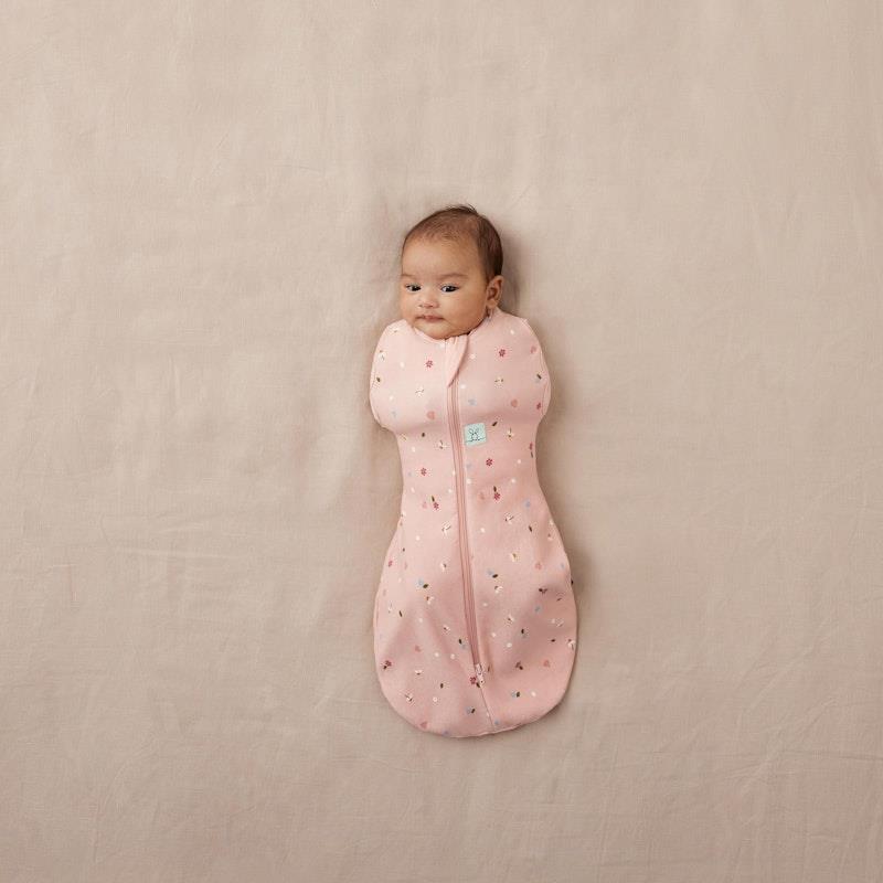 Load image into Gallery viewer, ergoPouch Cocoon Swaddle Bag 1.0 TOG Daisies 3-6Months
