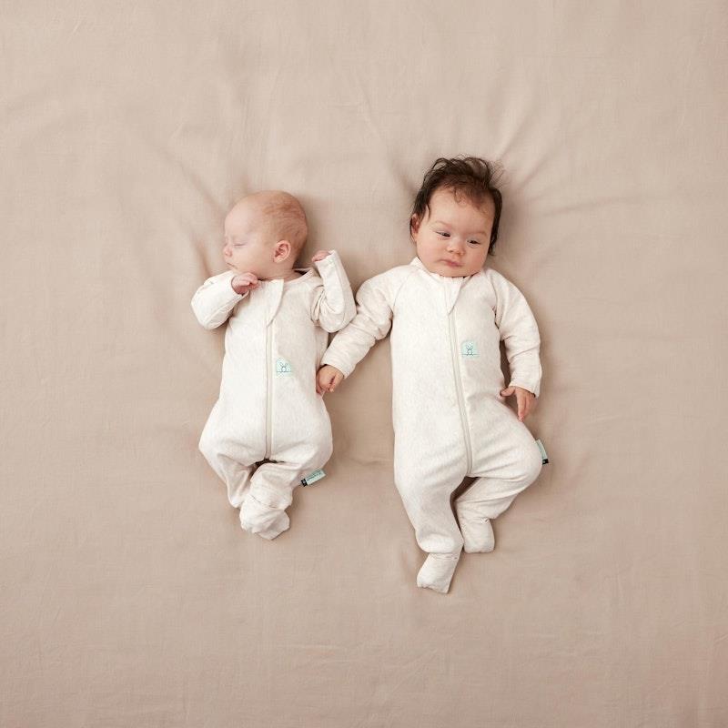 Load image into Gallery viewer, ergoPouch Long Sleeve Layer 1.0 TOG Oatmeal Marle 1Year

