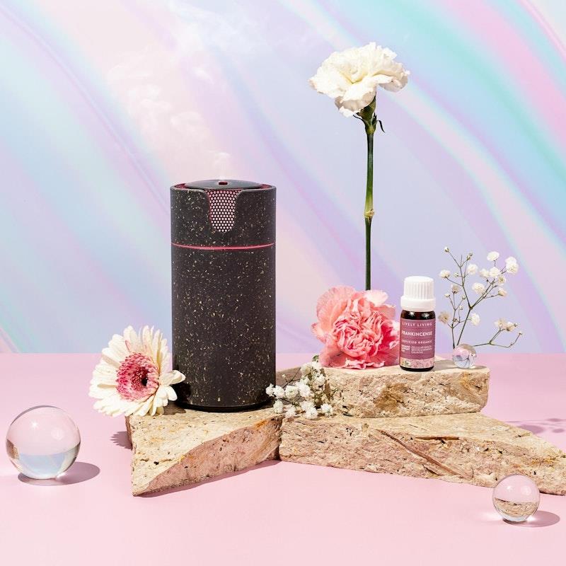 Load image into Gallery viewer, Lively Living Aroma-Recharge Cordless Diffuser + Oil Charcoal Colour
