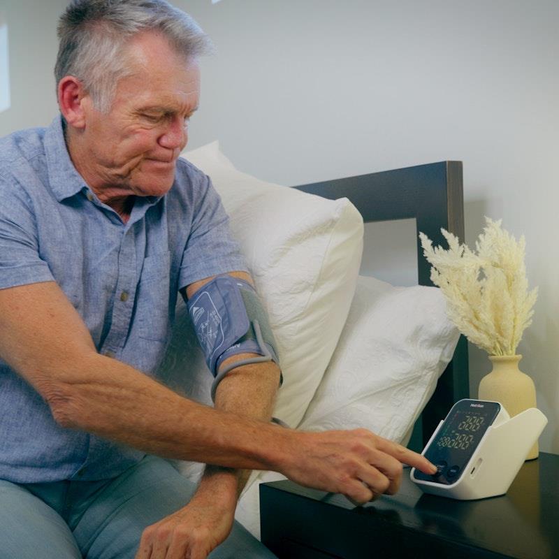 Load image into Gallery viewer, MedeScan Smart Blood Pressure Monitor with Talking Feature 1unit
