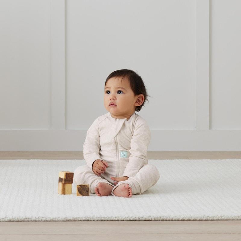Load image into Gallery viewer, ergoPouch Long Sleeve Layer 1.0 TOG Oatmeal Marle 6-12Months
