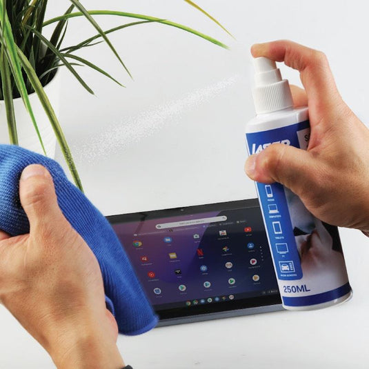 Laser Clean Range Screen Cleaning Kit with Microfibre Cloth Bundle