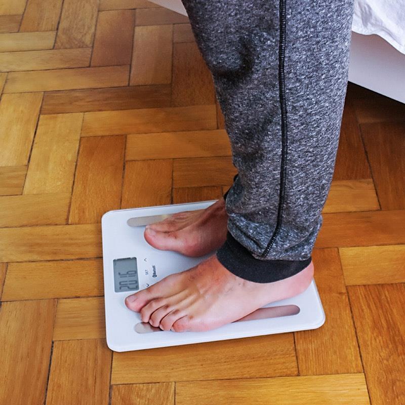 Load image into Gallery viewer, Beurer BF600W Bluetooth Glass Body Fat Scale Pure White 1unit
