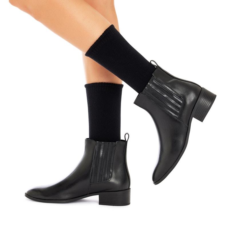 Load image into Gallery viewer, Jack of All Trades 12 Pairs of Women's Top to Toe Comfort Socks - Black Size 5-10
