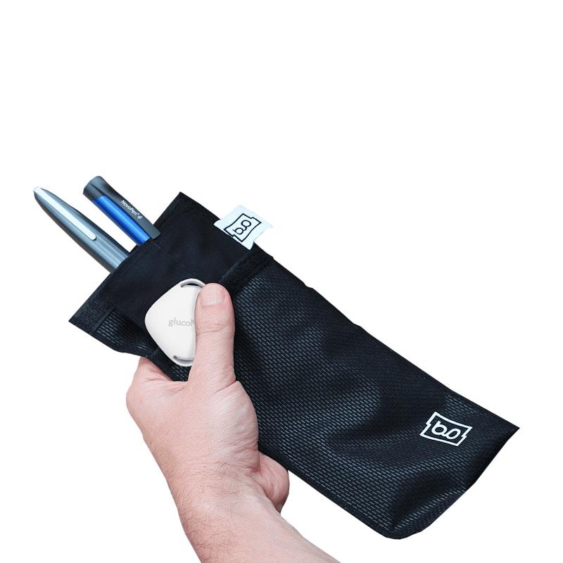 Load image into Gallery viewer, Glucology Blue 2 Pouch + Temperature Sensor + 20 Pack Alcohol free Finger Wipes Bundle
