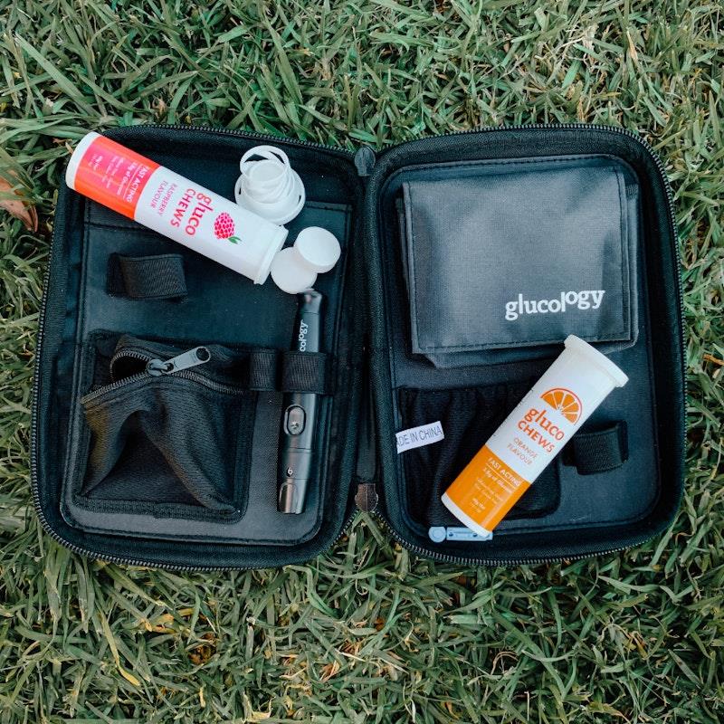 Load image into Gallery viewer, Glucology Travel Classic Case for Blood Glucose Monitors and Insulin Pens Pink
