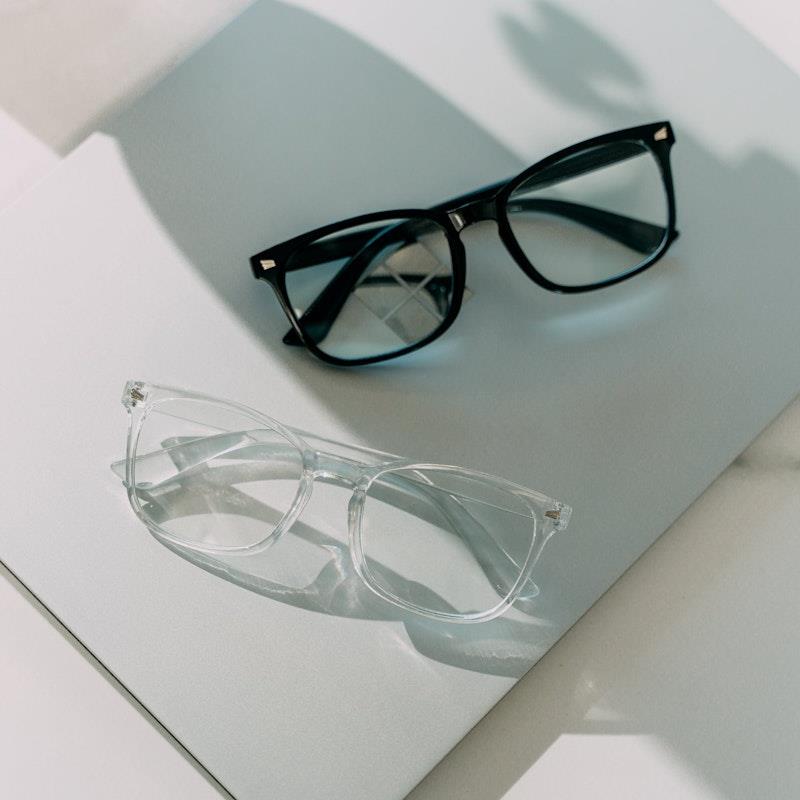 Load image into Gallery viewer, Living Today Blue Light Filter Glasses and 4pc Lens Polishing Cloth Pack
